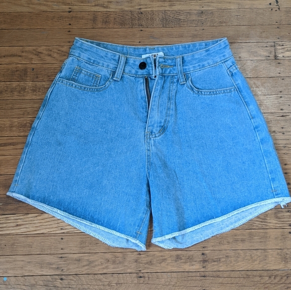 YesStyle Mom Shorts - Picture 1 of 1